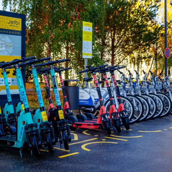 Sharing Angebot der Mobilitätsstation Jelbi Innenstadt